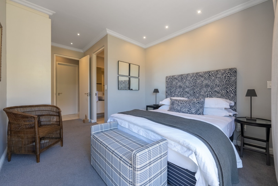 To Let 4 Bedroom Property for Rent in Fresnaye Western Cape